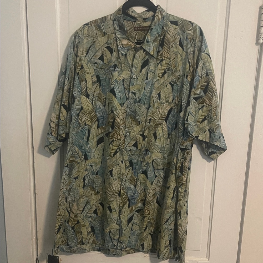 Tori Richard Tropical Leaf Shirt in Green and Tan